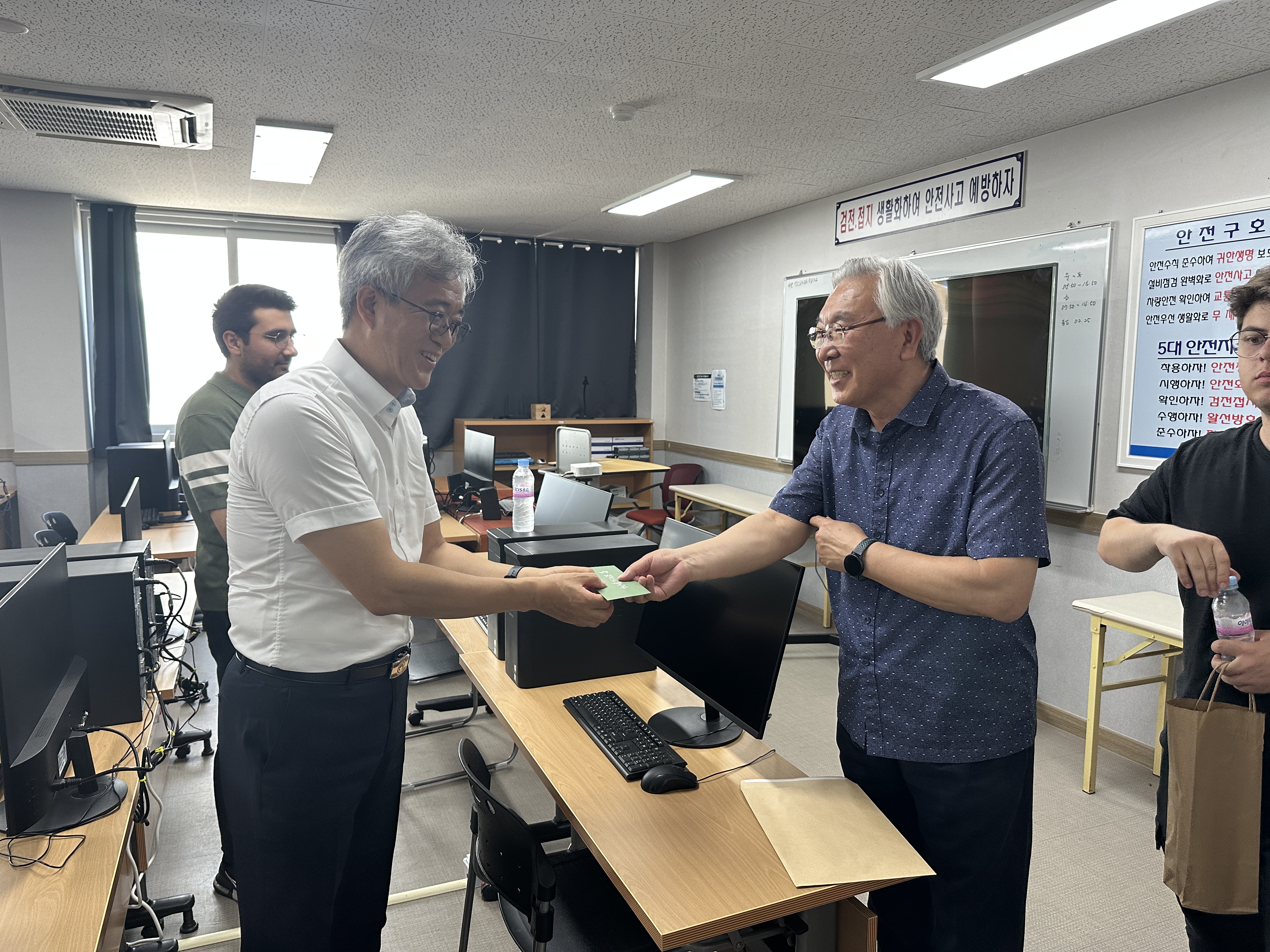KakaoTalk_20251010_114104853_02.jpg